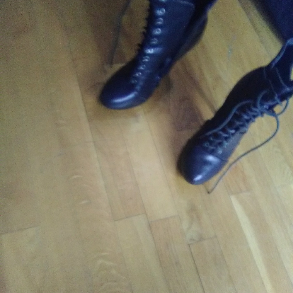 Shoes - Picture 3 of 6